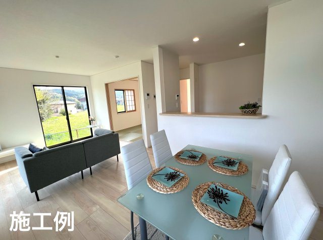 【居間・リビング】 | 開成町中之名　新築戸建て　カースペース3台駐車可能