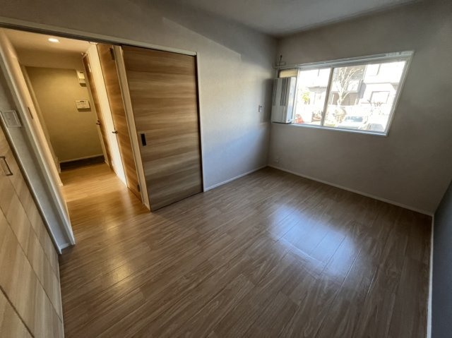 サンヒル上地の洋室