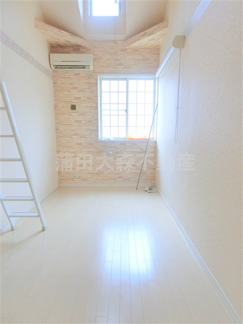 ユナイト東六郷ペルジーノの居間・リビング|洋室