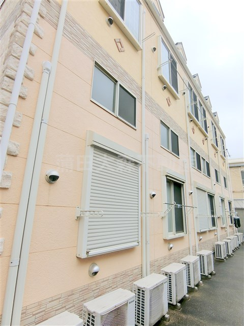 ユナイト東六郷ペルジーノの外観|2000年12月築　木造地上2階建て
東京都大田区東六郷3丁目　京急本線六郷土手徒歩3分