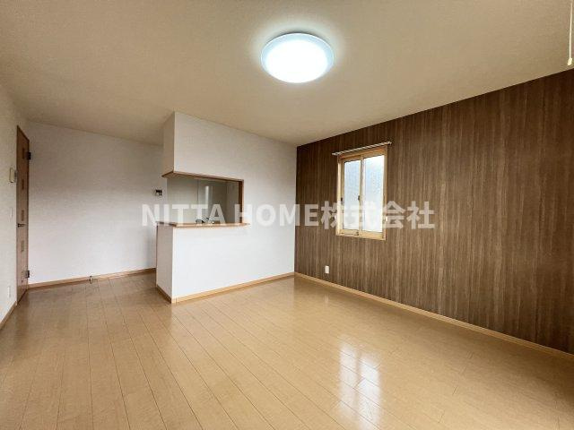 メゾン フローラルの居間・リビング|リビングは13帖です◇