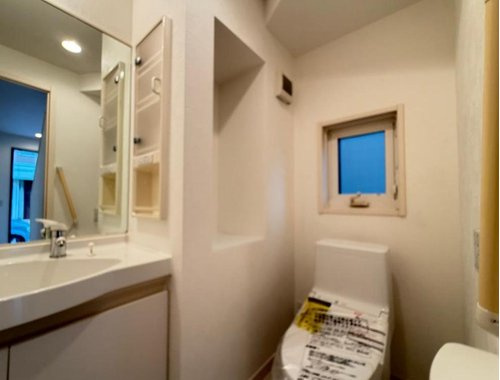 浜甲子園４丁目　中古戸建のトイレ