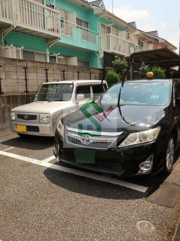 日神デュオステージ大泉学園の駐車場