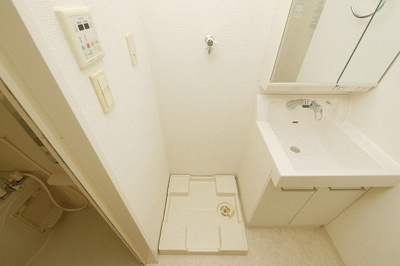 【設備】 | ES-Grande Minamimorimachi | 洗濯機置き場です