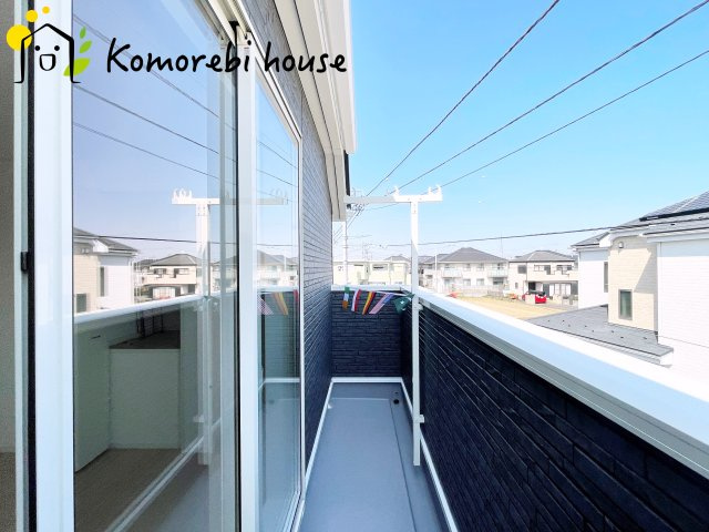 さいたま市西区土屋　第3　新築一戸建て　クレイドルガーデン　01のバルコニー|バルコニーからの眺めを楽しみながら食事をしませんか