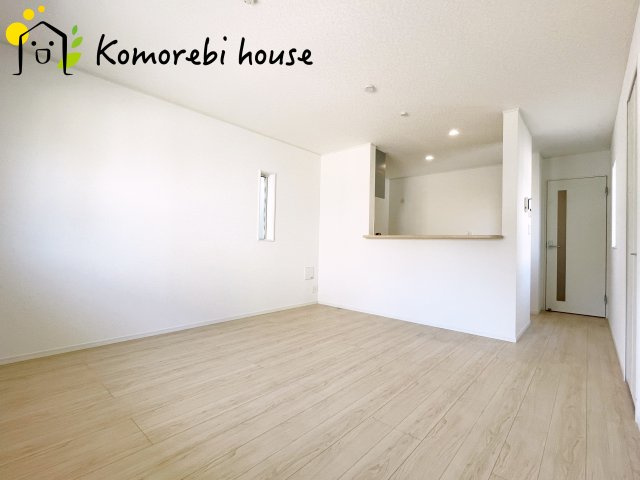 さいたま市西区土屋　第3　新築一戸建て　クレイドルガーデン　01の居間・リビング|ゆったり過ごせる居間です