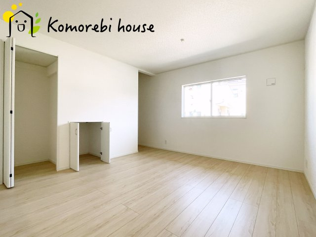 さいたま市西区土屋　第3　新築一戸建て　クレイドルガーデン　01の居間・リビング|使いやすい居間です