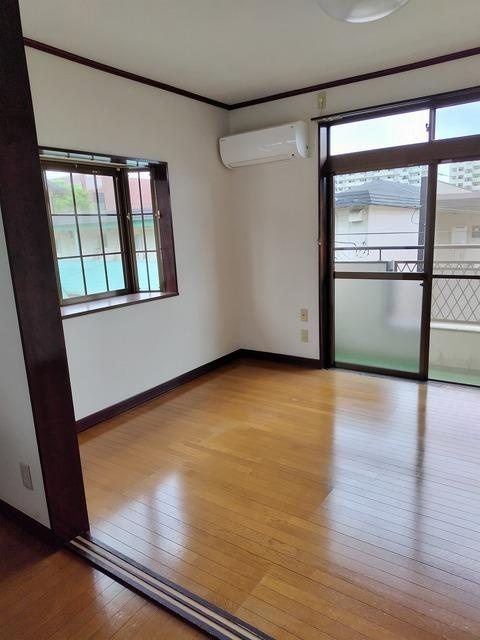 ベルゾーネ曙の洋室