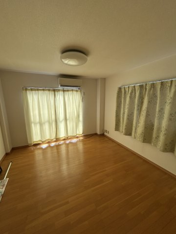 田所マンションの洋室