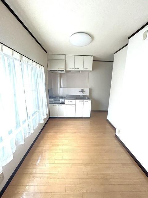 アネックス中山の居間・リビング