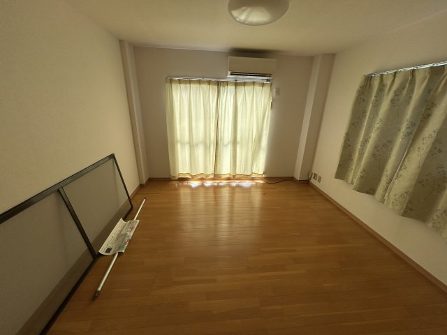 田所マンションの洋室