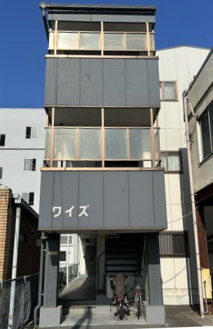 ワイズの外観