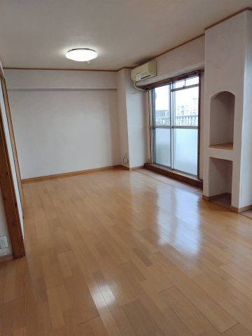 藤和草加ハイタウンの居間・リビング