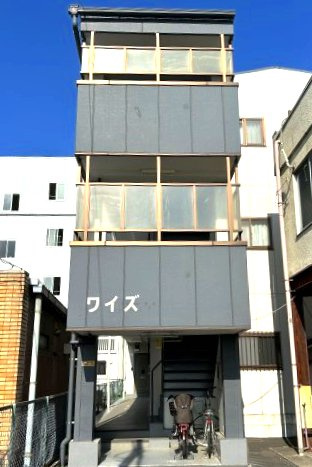 ワイズの外観