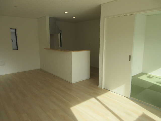 【仲介手数料無料】新築戸建　熊谷市江南中央1-5-21（全1棟）の居間・リビング