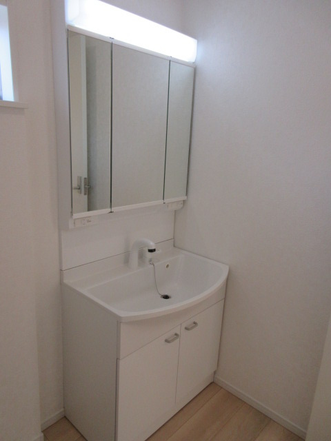 【仲介手数料無料】新築戸建　熊谷市江南中央1-5-21（全1棟）の独立洗面台