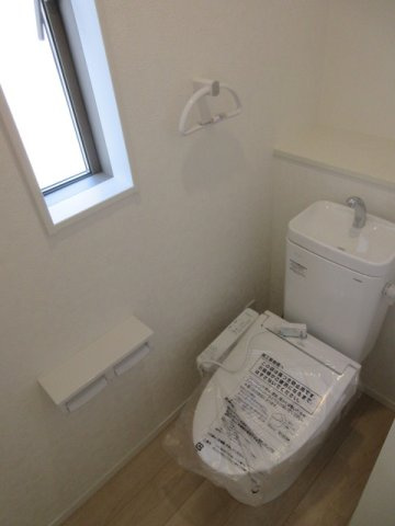 【仲介手数料無料】新築戸建　熊谷市江南中央1-5-21（全1棟）のトイレ