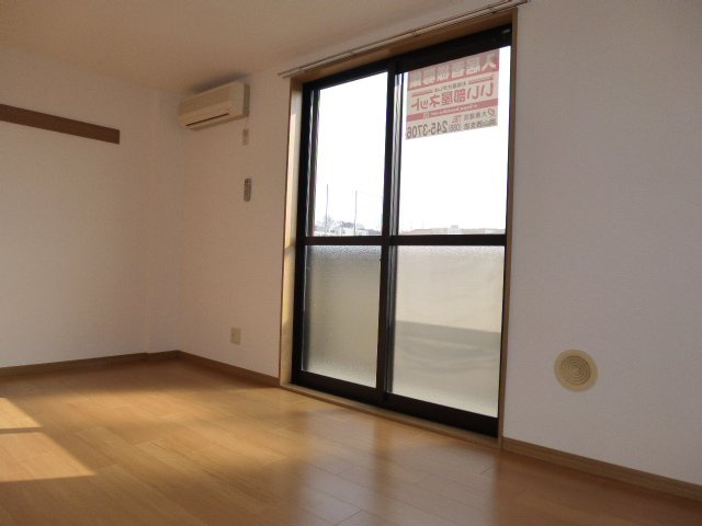 【居間・リビング】 | ミレニアムハイツ | 洋室