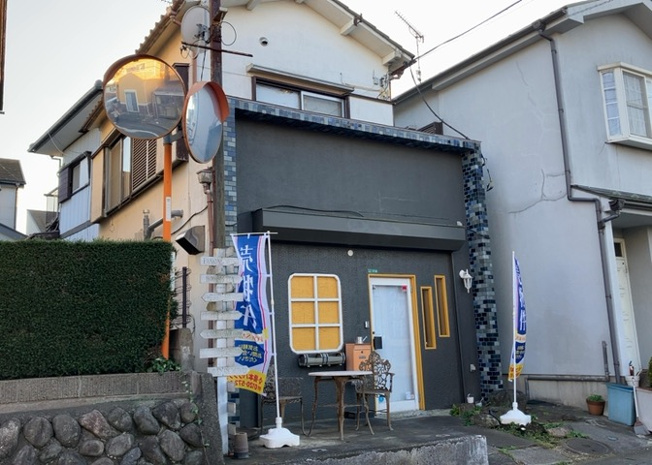 【外観】 | 土地の面積＝住宅面積ではありません。建ぺい率の問題などで、土地のある場所によって住宅を建てられる面積は限られています。高さもしかり、「土地」という言葉の中には、建築条件も含まれると考えておきましょう。