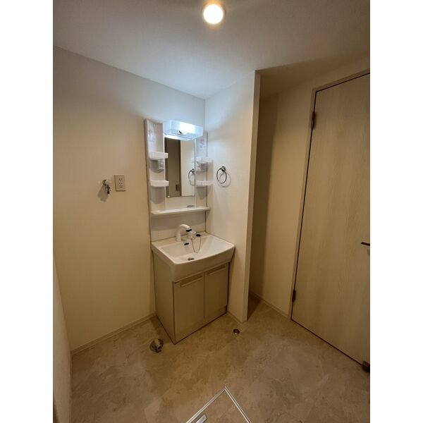 プリシェール杉栄の独立洗面台