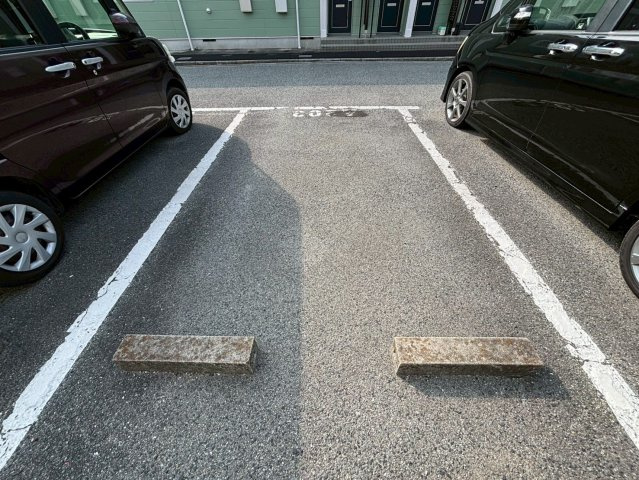 ヴァンヴェールAの駐車場