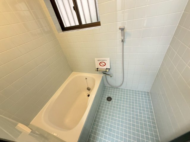 池田本町戸建の浴室|コンパクトで使いやすいお風呂です