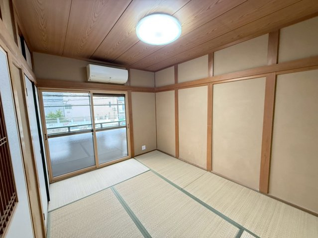 池田本町戸建の和室|明るい和室です