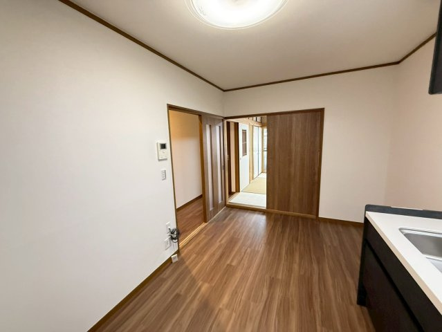 池田本町戸建の居間・リビング