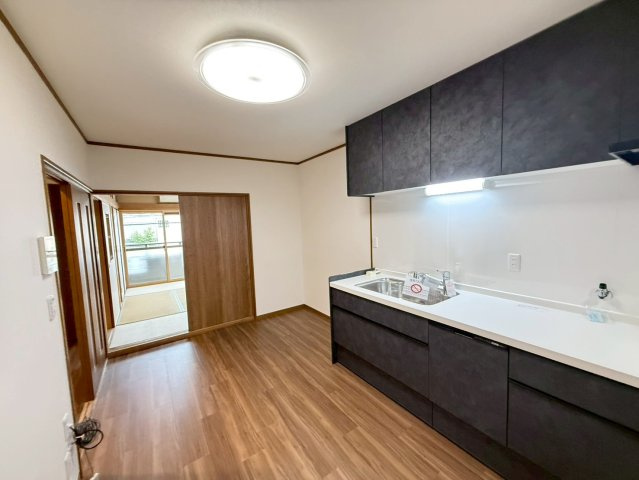 池田本町戸建のキッチン|キッチンでお料理をお楽しみください