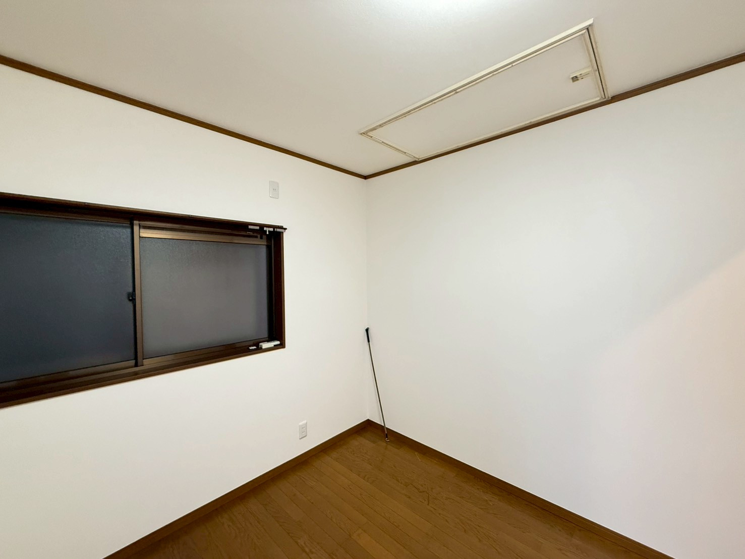 池田本町戸建の洋室|使い勝手のいい洋室です