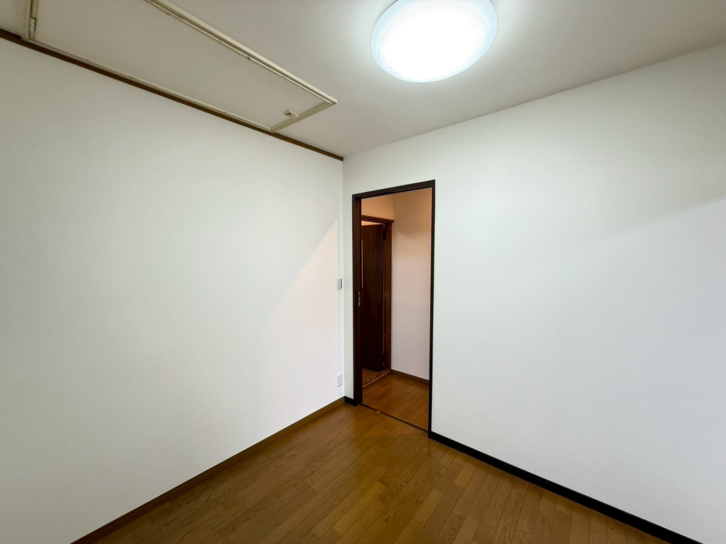 【寝室】の画像