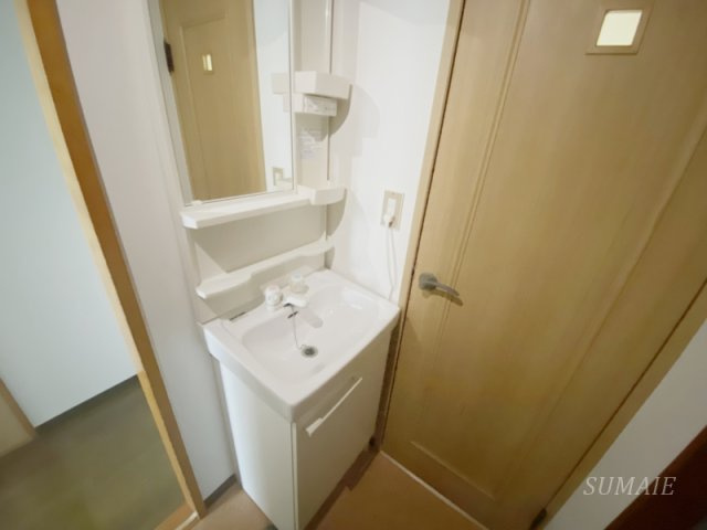 鹿骨センターハイツの独立洗面台|洗面台です☆