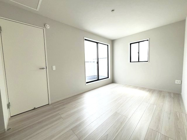 【寝室】 | 大野城市白木原4丁目1期　1号棟（全2棟）【仲介手数料無料・0円】 | 現地写真。3階主寝室です。