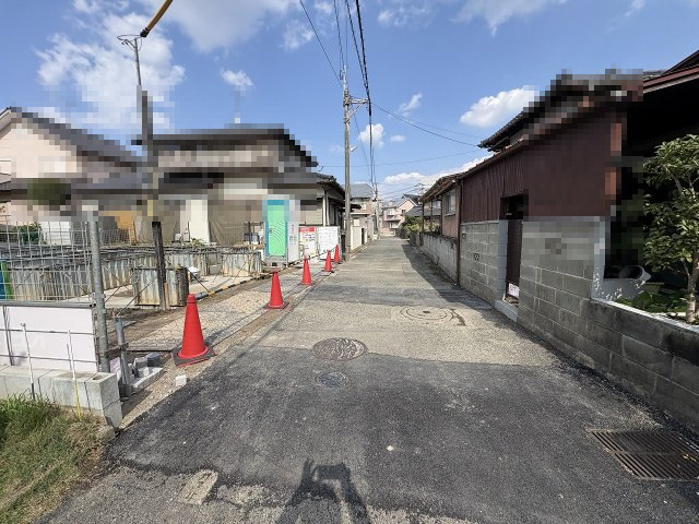 【その他】 | 大野城市白木原4丁目1期　1号棟（全2棟）【仲介手数料無料・0円】 | 現地写真。前面道路です。