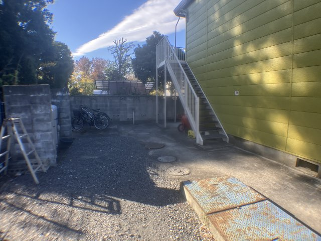 さいたま市西区大字島根のアパートのエントランス