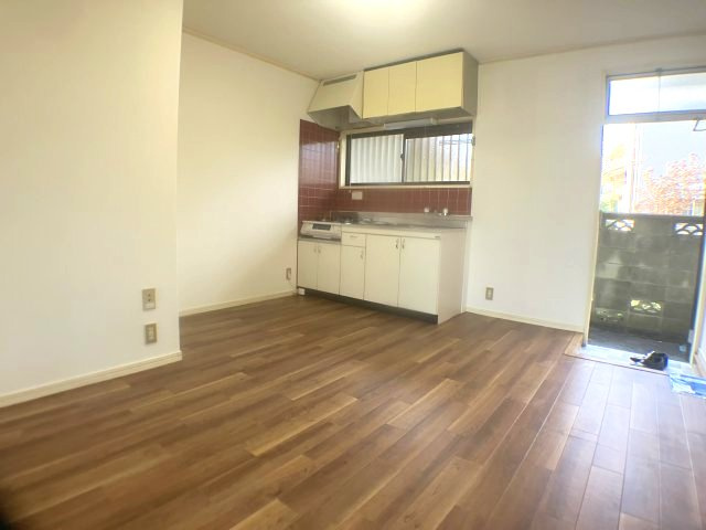 さいたま市西区大字島根のアパートの居間・リビング