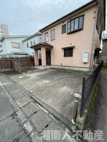 小田原市中町三丁目　中古戸建の駐車場|駐車場があります