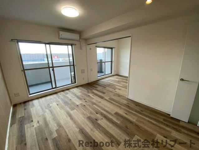 ファミリーフジ２の居間・リビング