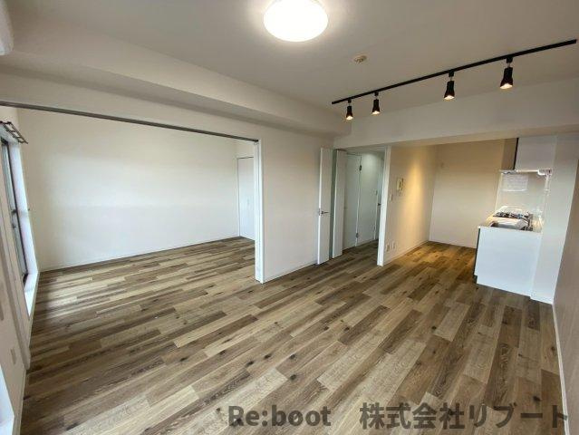 ファミリーフジ２の居間・リビング