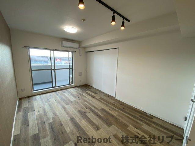 ファミリーフジ２の居間・リビング