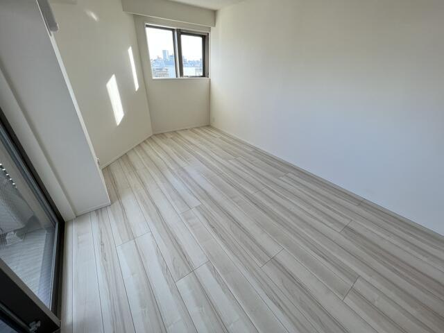 ガリシア中野新橋の内装|※別号室のため室内フローリング等配色が異なります。