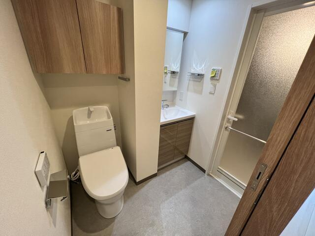 ガリシア中野新橋のトイレ|※別号室のため室内フローリング等配色が異なります。