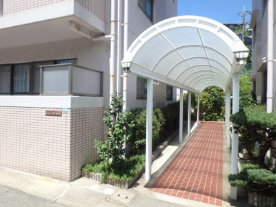 【エントランス】 | ジュネサンライズ | ゆとりのあるエントランスです