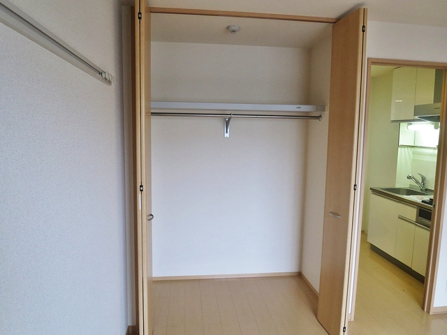 グランフィールドⅢの収納|クローゼットタイプの収納です♪