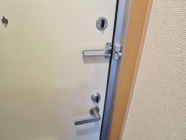 グランフィールドⅢの玄関|安心のダブルロック♪