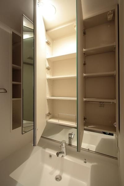 イニシア錦糸町の洗面所