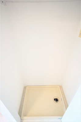 【その他】 | セイクリッド・トゥリー | 洗濯機置き場は扉が付いてますよ※別のお部屋の写真です