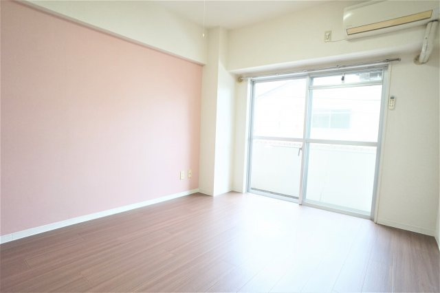 セイクリッド・トゥリーの居間・リビング|お洒落な室内はお勧めです※別のお部屋の写真です