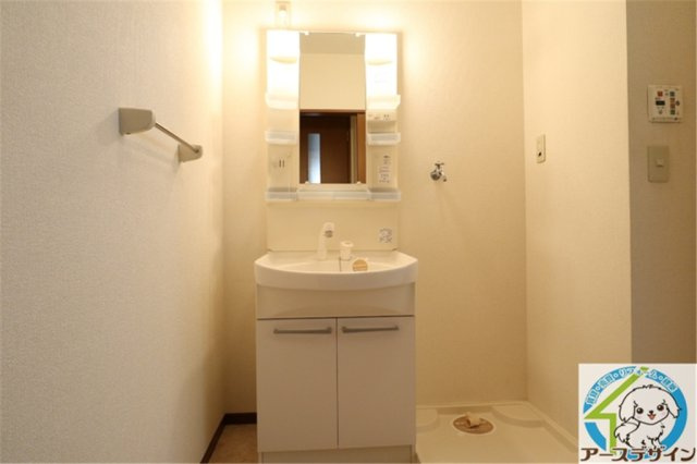 バーディーコートの洗面所|パース写真