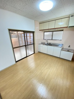 【居間・リビング】 | 今堅田②　貸店舗事務所　I邸